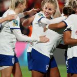 inglaterra-faz-6-a-1-na-china-e-avanca-invicta-as-oitavas-da-copa
