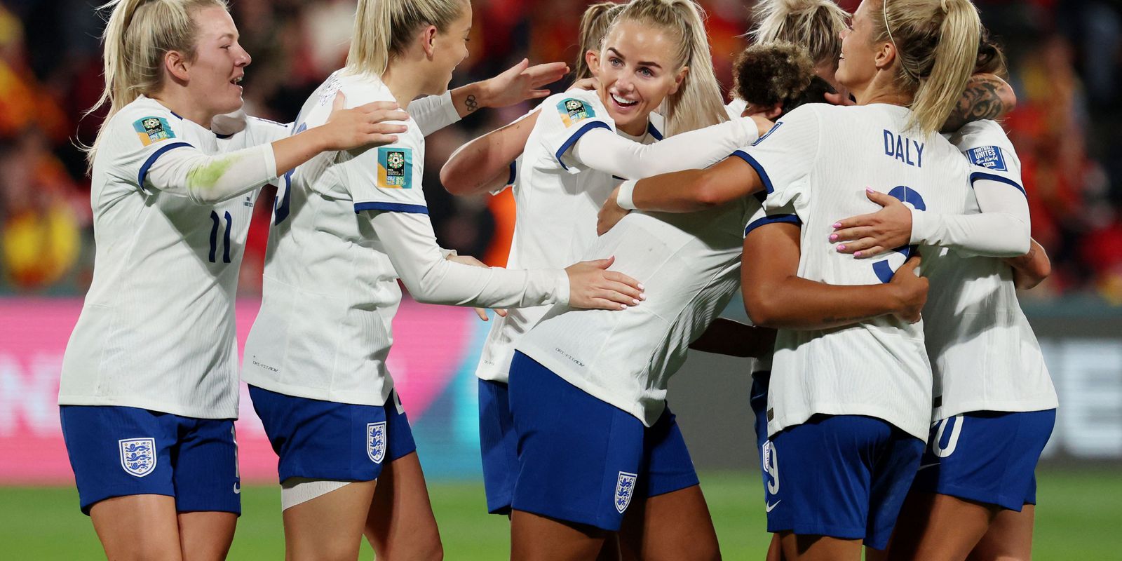 inglaterra-faz-6-a-1-na-china-e-avanca-invicta-as-oitavas-da-copa