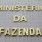 fazenda-reduz-previsao-oficial-de-crescimento-do-pib-para-3%
