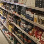 varejo-cresce-1%-em-fevereiro-e-atinge-patamar-recorde,-diz-ibge